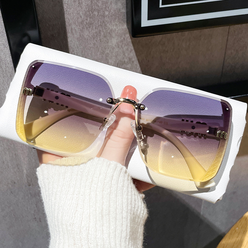 Lunettes de soleil garnies de styliste, demi-monture, lunettes de soleil rétro de haute qualité pour femmes avec paillettes, lunettes surdimensionnées pour dames