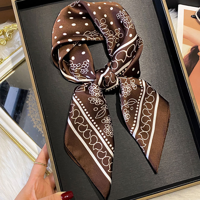 Nouveau Foulard en Soie Imprimé Paisley pour Femme, Carré, Doux, pour le Cou ou comme Hijab, Accessoire de Mode Féminin, 70*70cm