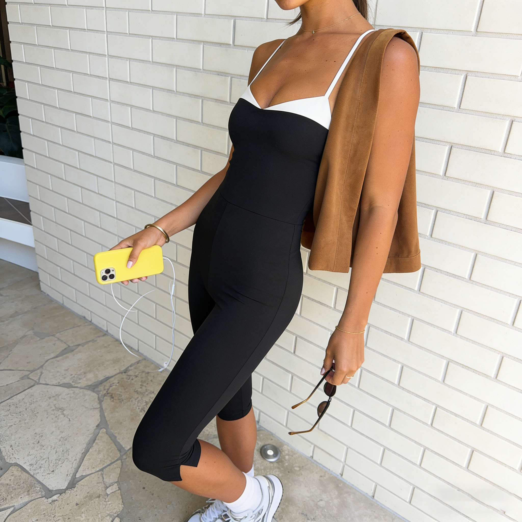 Combinaison décontractée pour femme, style sport yoga, à bretelles fines, dos nu, couleur contrastante, pantalon mi-long, une pièce