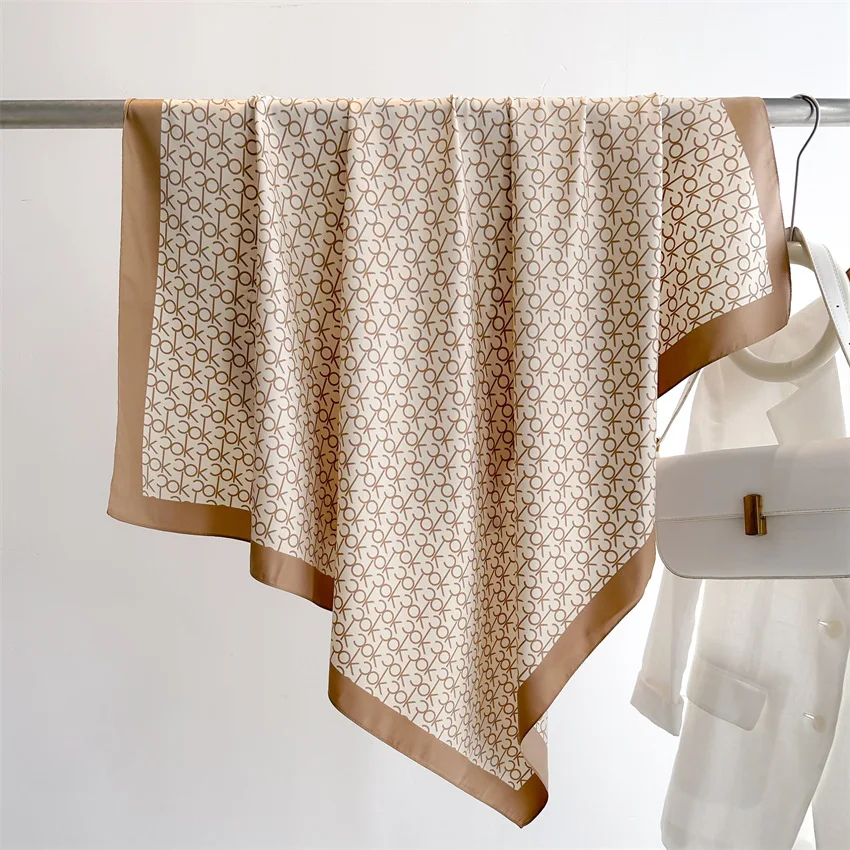 2025 nouvelle mode léger luxe lettres imprimer foulard en soie 90 cm femmes sergé Simple carré foulards dames crème solaire châle foulard