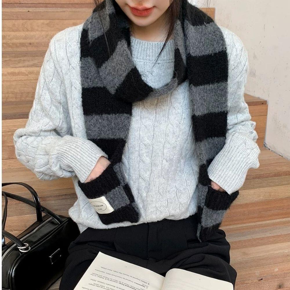 Écharpe rayée noir et blanc pour femmes, en hiver, rayures bloquant les couleurs, longue et étroite, écharpe Harajuku pour étudiants, chauffe-cou tricoté