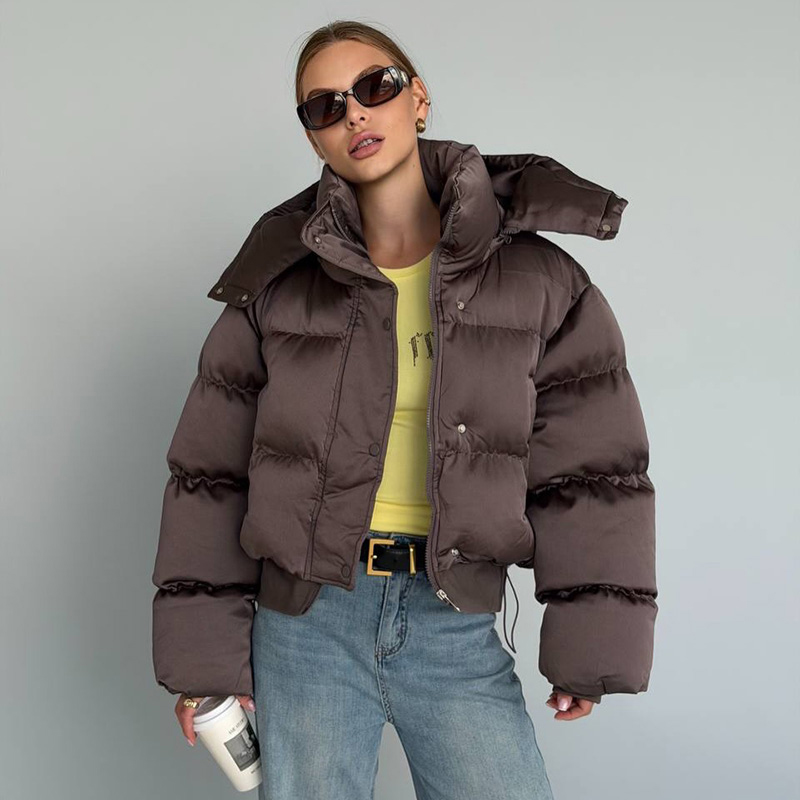 Veste courte matelassée en coton pour femme avec col Peter Pan, manches bouffantes, ourlet incurvé et grands boutons – Collection Quotidienne 2026