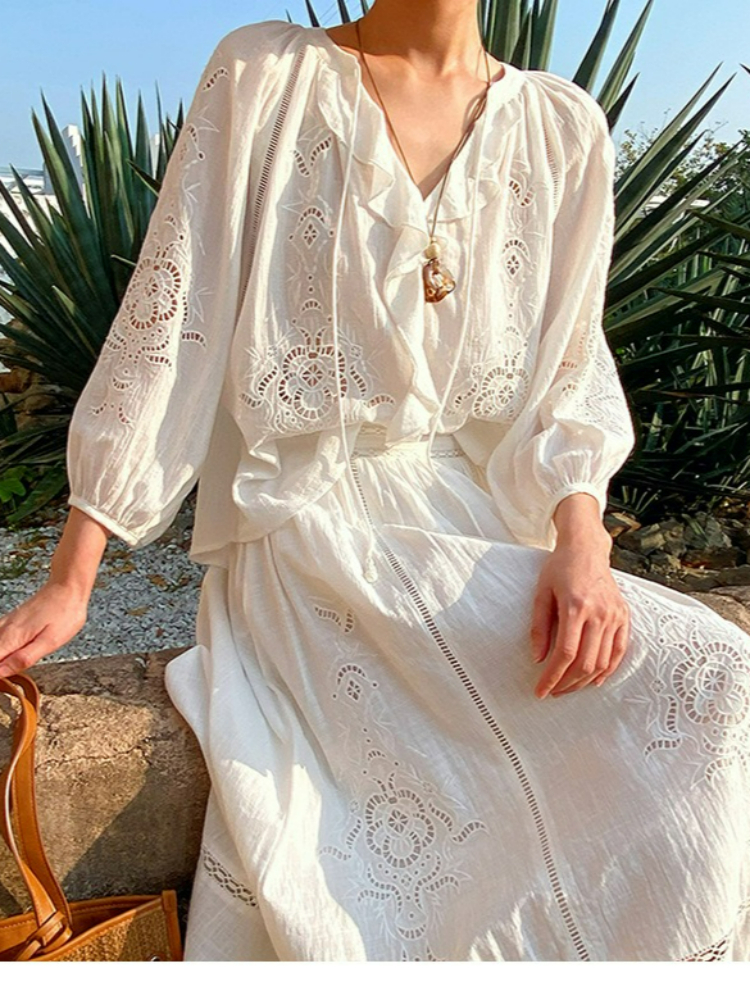 Nouvelle Blouse Femme Bohème Vintage Broderie Blanche Printemps-Été 100% Coton Manches Longues Décontractée Creuse pour Vacances