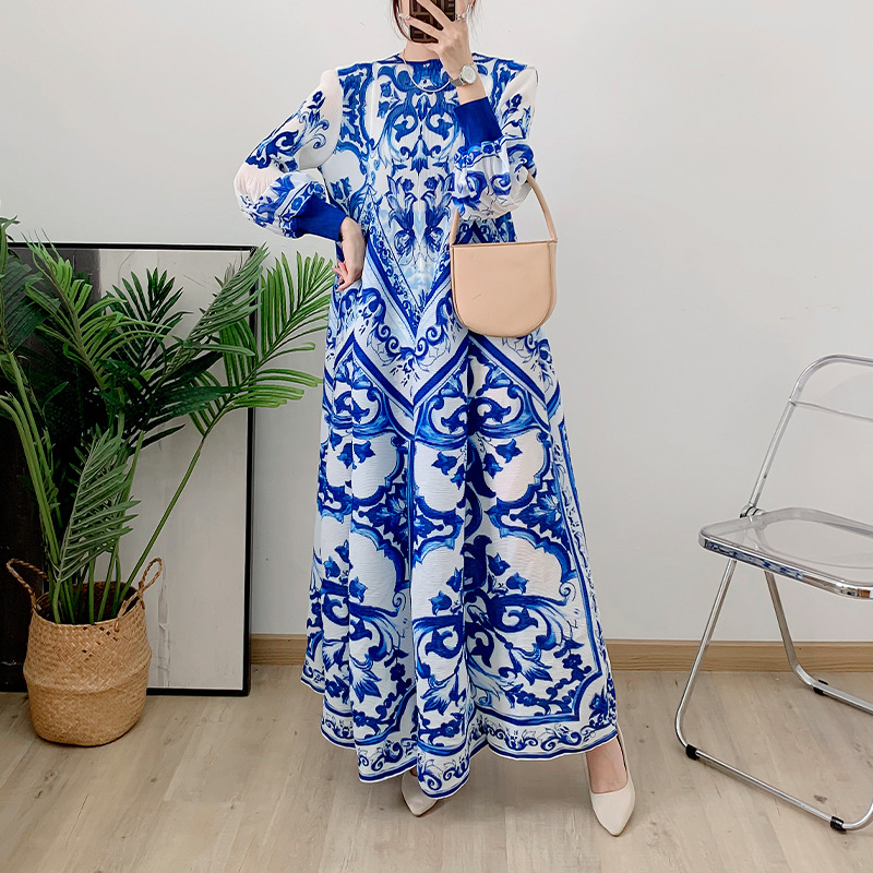Élégante Abaya Musulmane d'Automne à Col Rond et Manches Lanterne – Robe Confortable 2026 pour Femme