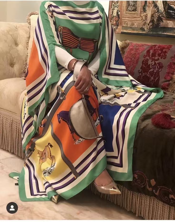 Kuwait exclusif 130 cm * 130 cm femmes Sexy Boho été décontracté en mousseline de soie florale soirée plage longue robe Maxi