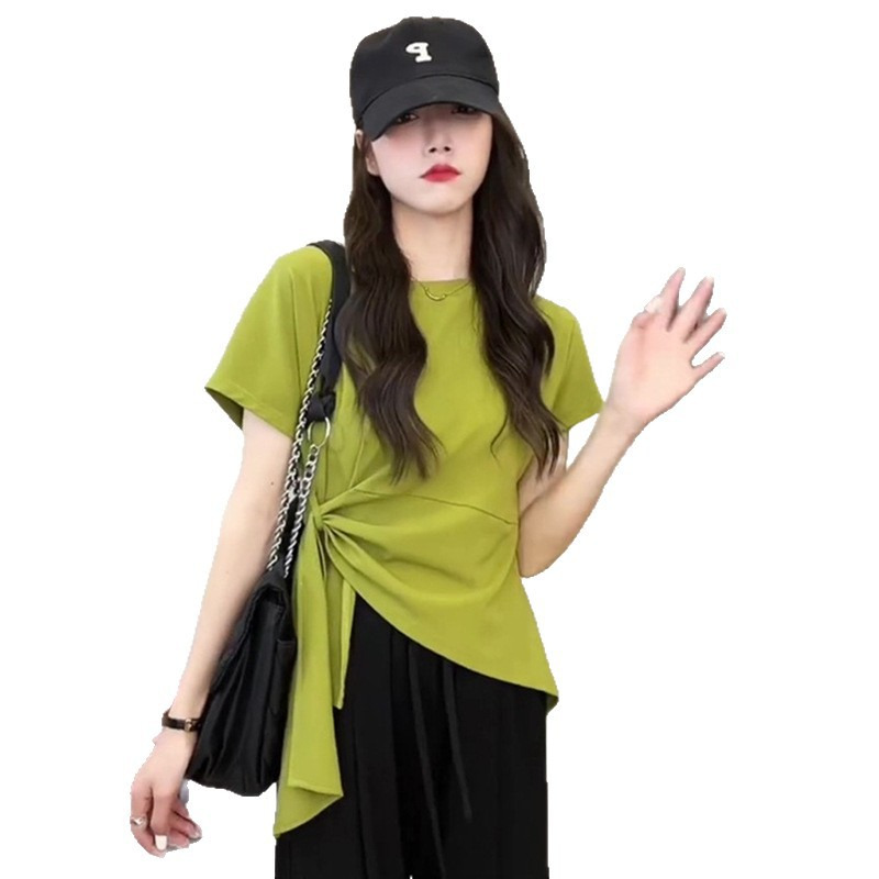 T-shirt décontracté à manches courtes pour femme, col rond, froncé, noué, ourlet asymétrique, coupe ajustée, streetwear d'été, tee-shirt basique, haut pour usage quotidien