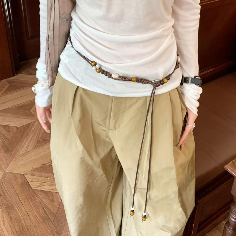 Nouvelle chaîne de taille ethnique florale New Bohème pour femmes, rétro, à porter avec des jupes et des jeans, ceinture au design unique et sangle en cuir ornée de strass