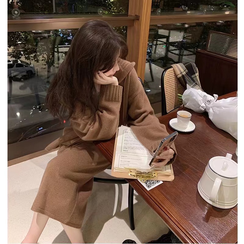 Vêtements coréens d'automne, ensemble tricoté avec jupe, tendances féminines 2026, ensemble jupe longue deux pièces, tenue deux pièces à capuche
