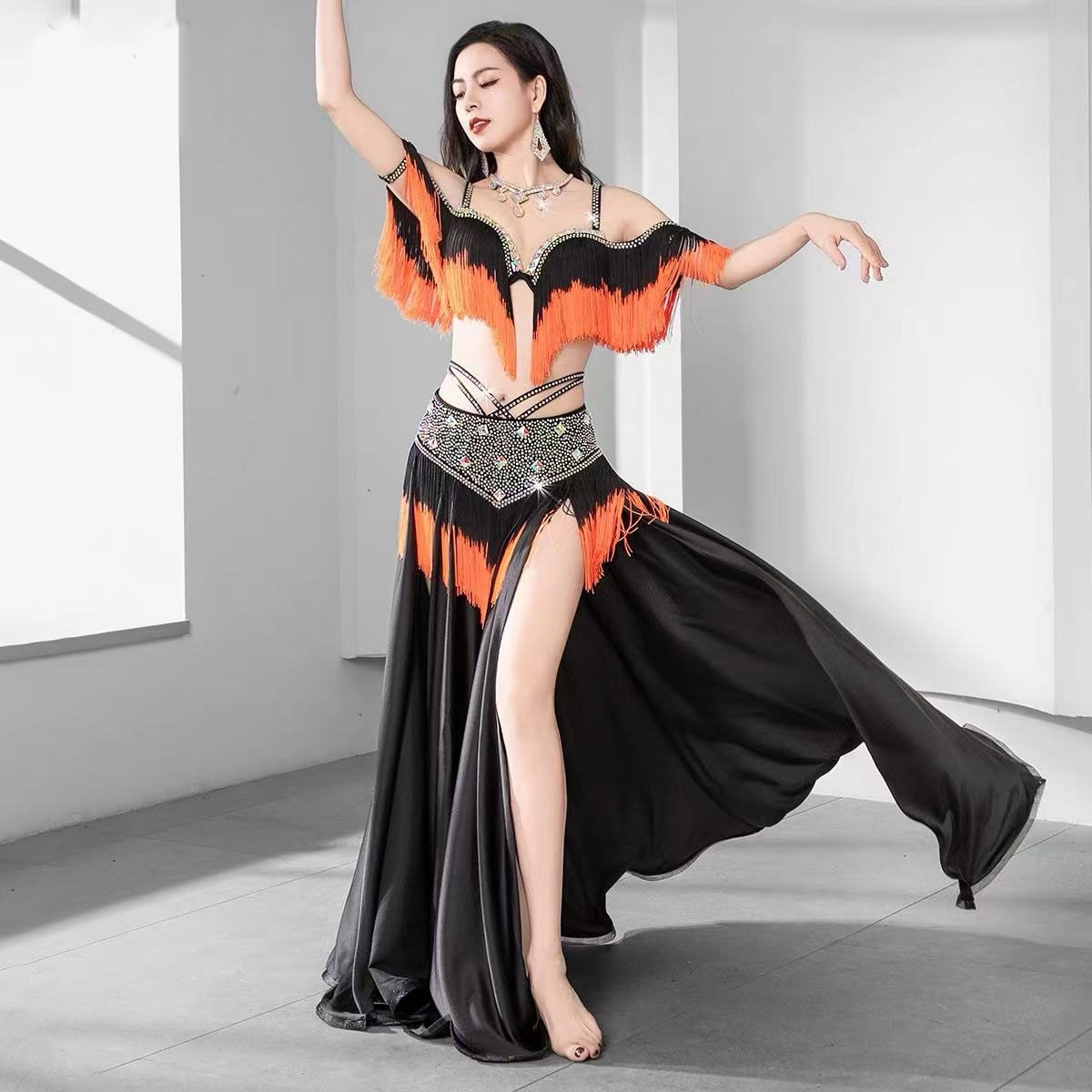 Costume de danse du ventre égyptien pour femmes, tenue orientale à franges, soutien-gorge perlé avec strass, ceinture, jupe Maxi, tenue de concours de danse de groupe