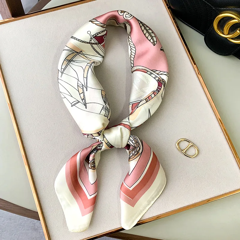 Foulard Carré Imprimé Cheval pour Femme, 70x70cm, Bandeau en Satin Doux, Hijab de Bureau, Bandeau de Sauna, Cadeau