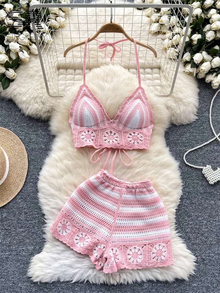 Costume 2 pièces en tricot pour femmes, haut court, col licou, sans manches, à lacets + short à taille élastique, crochet fleur creuse, ensemble 2 pièces
