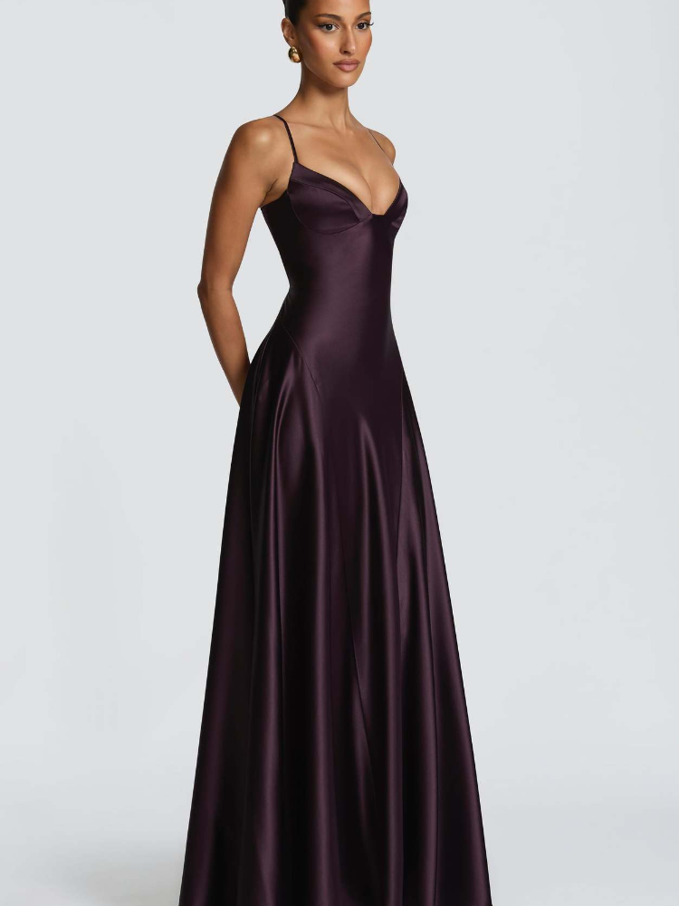 Robe longue élégante en satin uni pour femme, bretelles spaghetti, coupe trapèze, col en V, taille cintrée, collection été 2026, robe de soirée formelle pour femme