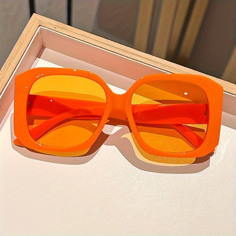 Nouvelles lunettes de soleil Festive Beach Party Club : montures surdimensionnées et carrées dans des couleurs vives – Parfaites pour le plaisir d'été! Voyages en plein air