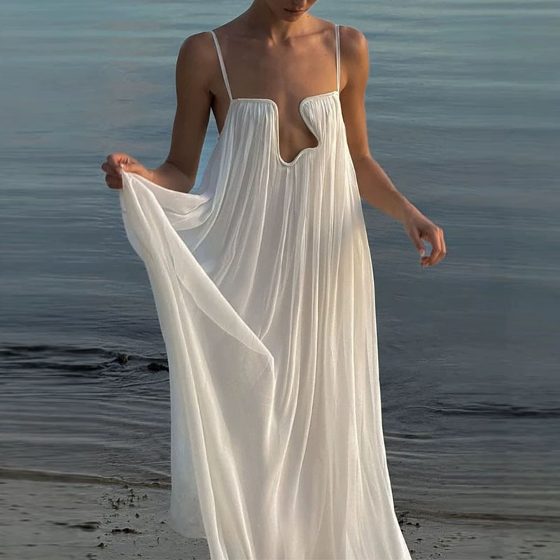 Robes pour femmes Printemps 2026, Robe longue maxi de soirée style bohème, col en U, avec décorations métalliques, ajourée, dos nu, unie, ample, à bretelles, pour l'été, Vestido