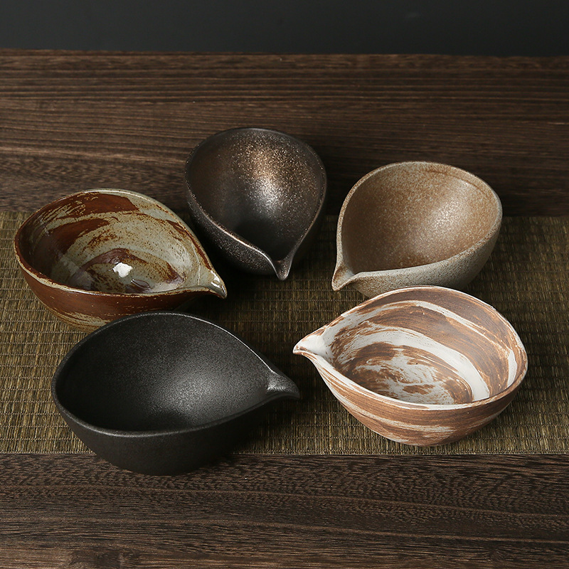 Grande poterie grossière rétro japonaise faite à la main avec glaçure dorée, tasse de forme irrégulière, diviseur de thé, accessoires pour service à thé