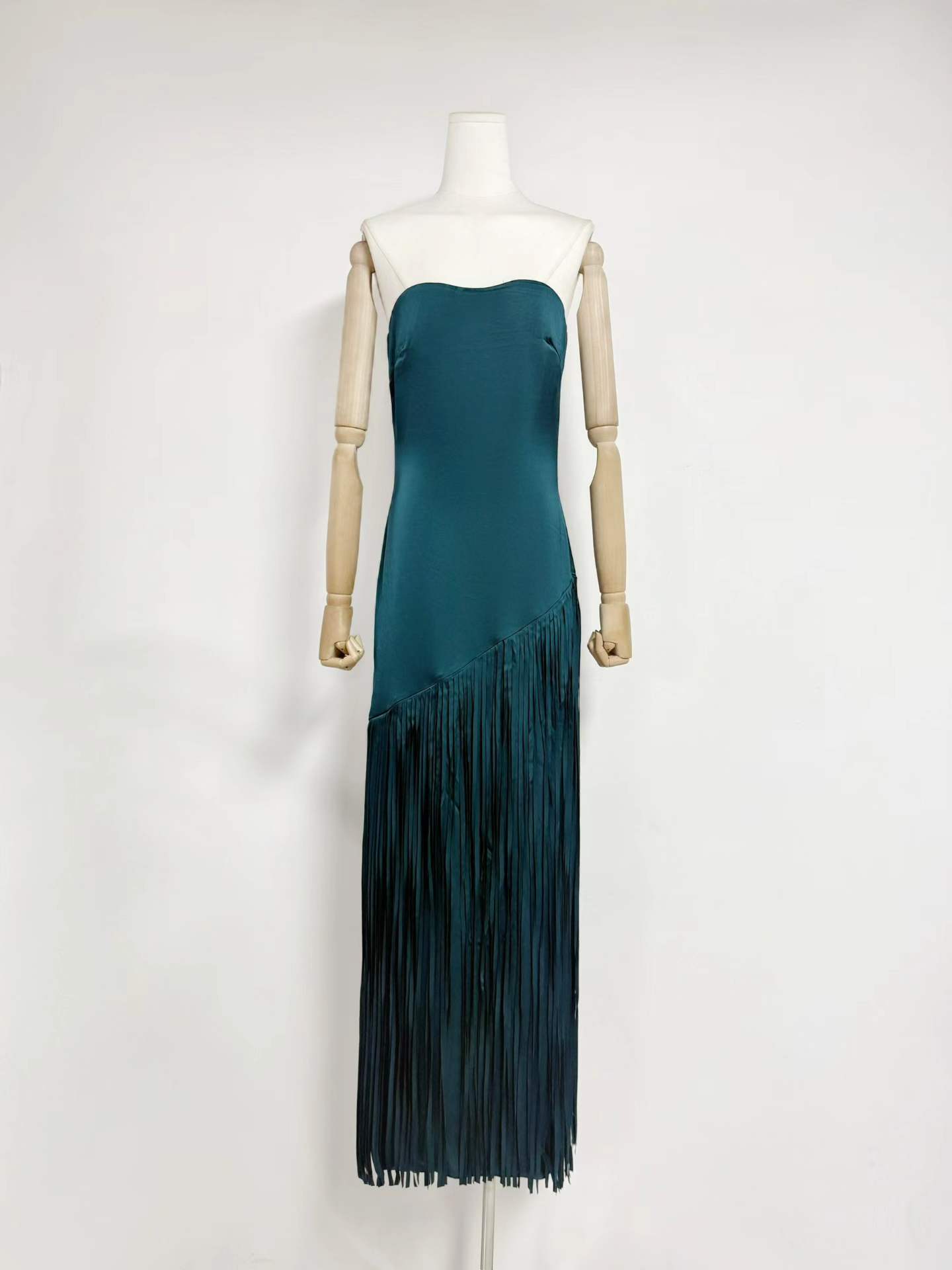 Robe longue de luxe 2026 de haute qualité en satin à franges avec cape assortie, style Abaya élégante, pour femme