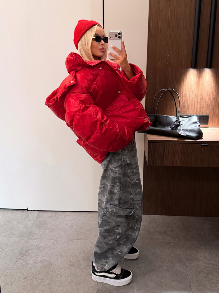 Veste matelassée à capuche rouge vif pour femme, col oversize, matelassage horizontal, épaisse et rembourrée, coupe courte, manteau chaud d'hiver
