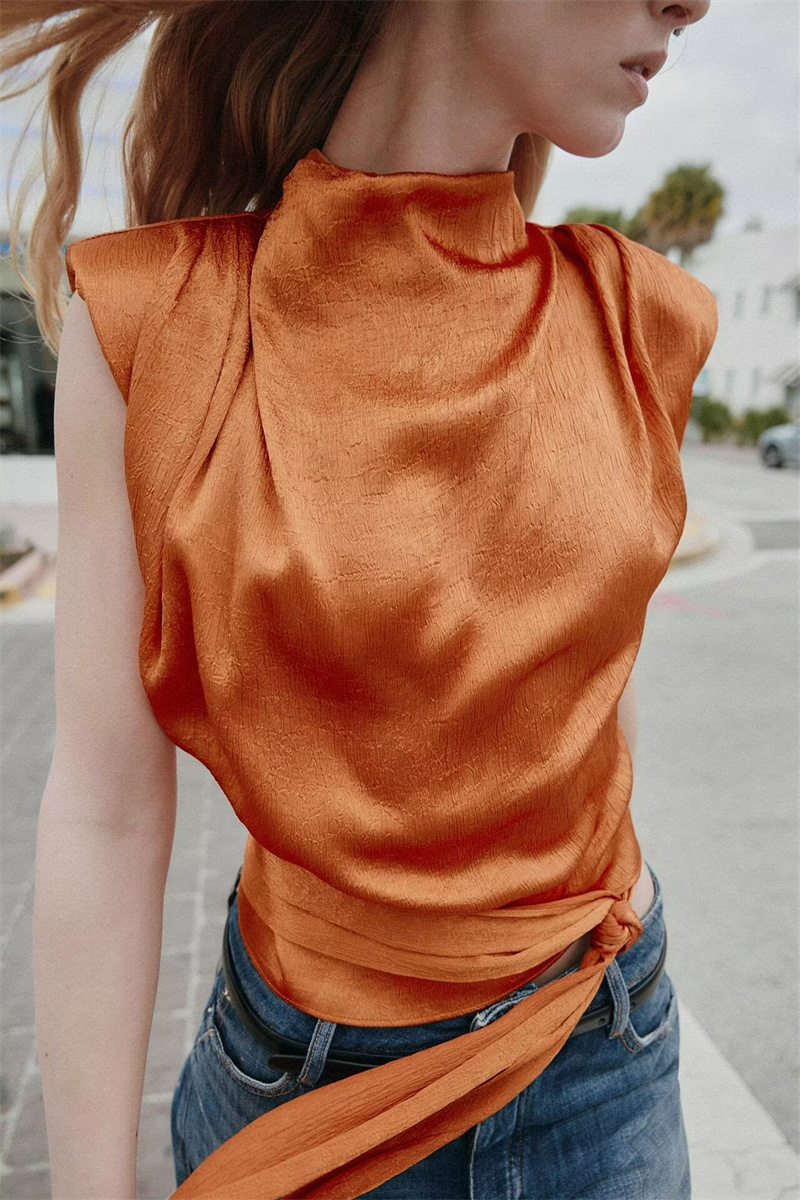 Haut court sans manches en satin à col châle, chemise élégante pour femme avec taille nouée sur le côté, débardeur luxueux et lisse effet soie