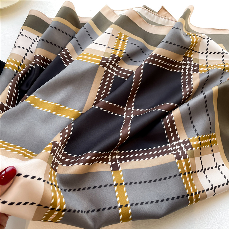 Nouveau foulard carré en soie sergé imprimé pour l'été, petit foulard en soie de luxe pour femme, châle décoratif de protection solaire 90 cm