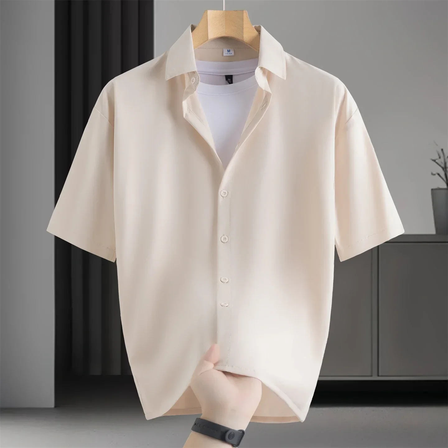 Chemises d'affaires haut de gamme pour hommes, couleur unie, manches courtes, en soie glacée, pour l'été, sans repassage, confortables et polyvalentes