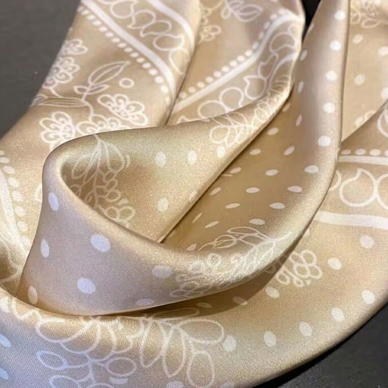 Nouveau Foulard en Soie Imprimé Paisley pour Femme, Carré, Doux, pour le Cou ou comme Hijab, Accessoire de Mode Féminin, 70*70cm