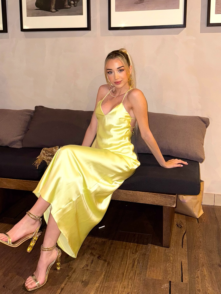 Sexy jaune évider maille épissage femmes Maix robe mode sans manches pli tricot coupe ajustée longues Robes dame nouvelles Robes de soirée
