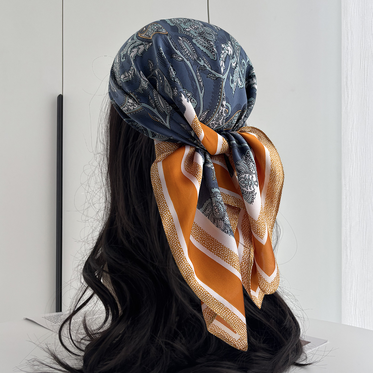 1 pièces 27,5 pouces foulard en satin soie comme écharpe de cheveux tache Bandana enveloppe de cheveux foulard pour les femmes (marron)