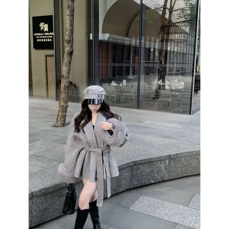 Manteau Cape en Tweed polyvalent pour femmes, modèles de ceinture, mélange de fourrure de renard artificielle très réaliste, nouvelle collection automne et hiver