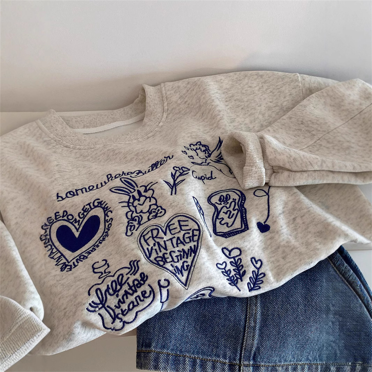 Mode coréenne femmes gris brodé col rond sweats courts automne manches longues vacances pulls hauts décontracté populaire