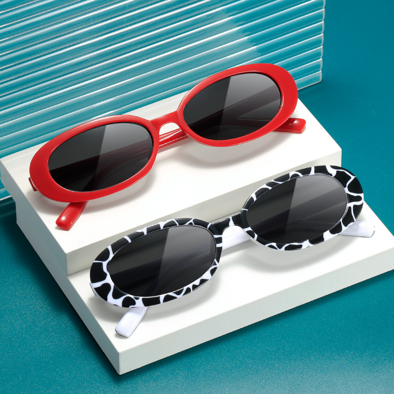 Petites lunettes de soleil punk ovales vintage pour femmes et hommes, lunettes de créateur polyvalentes noires, style tendance
