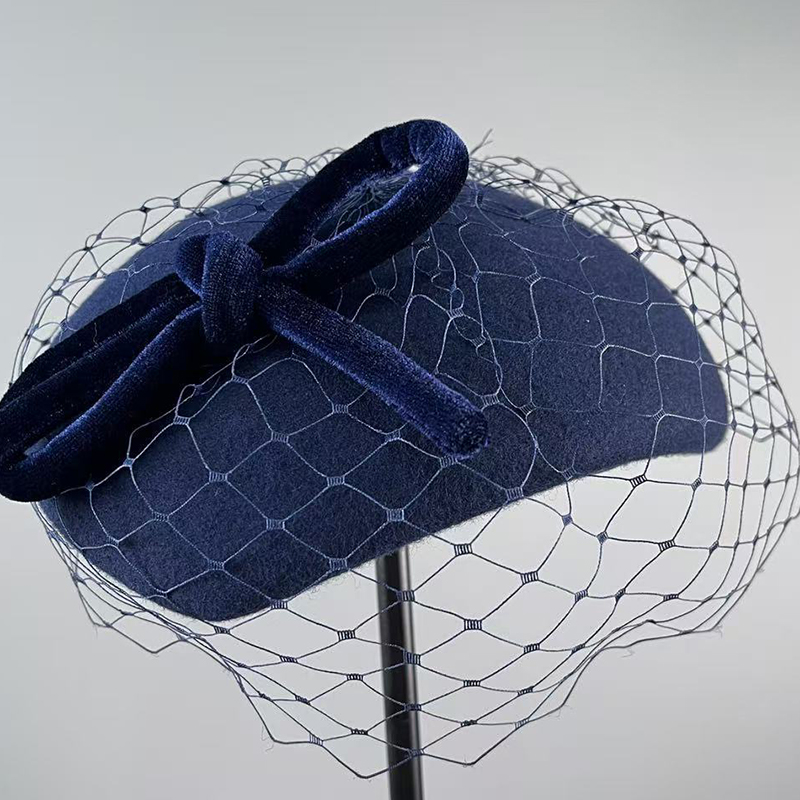 Femmes habillées chapeau fascinateur voile nœud papillon laine feutre béret pilulier chapeau fête de mariage Cocktail Occasion casque dames Fedora chapeau
