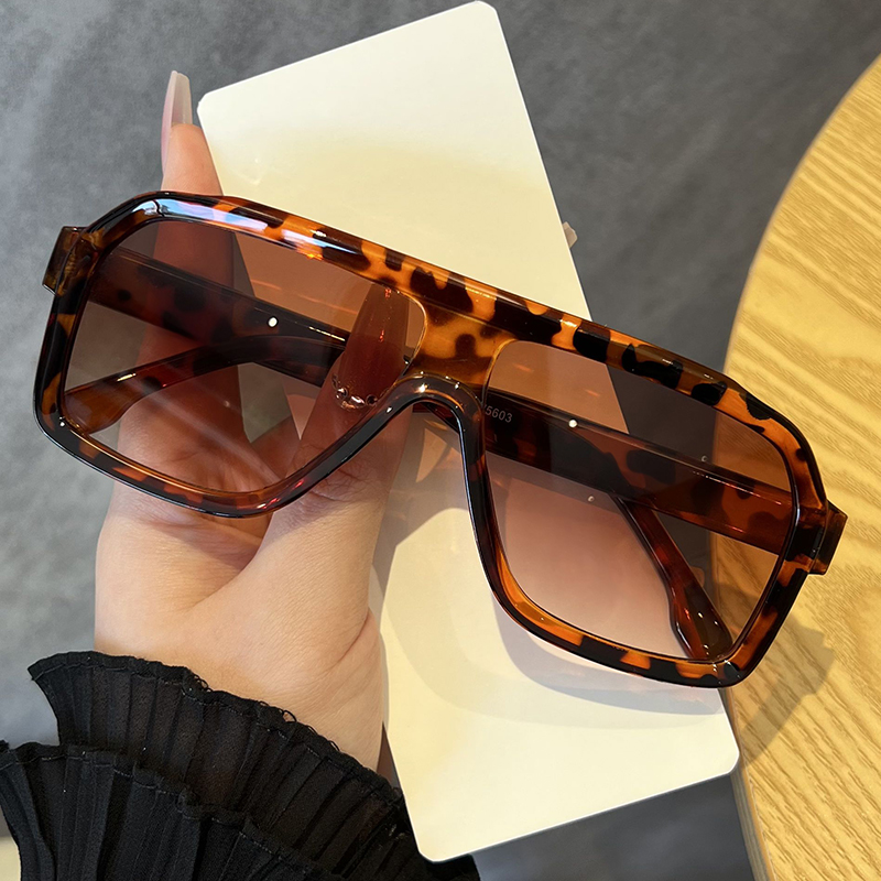 Lunettes de soleil polygonales noires surdimensionnées anti-lumière pour la randonnée, monture épaisse, pour femmes et hommes, style chic et tendance