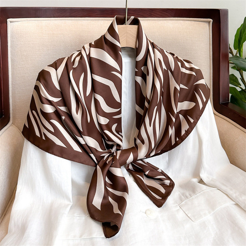 Nouveau foulard en satin sergé 90 cm, châle polyvalent pour femme printemps-été, protection solaire, écharpe de cou, foulard de tête, accessoire de mode