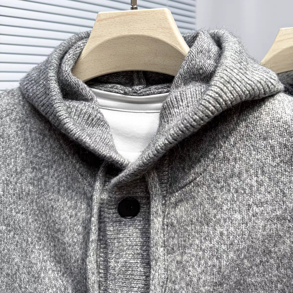 Mode luxe à capuche tricoté cardigan style coréen jeunesse tendance doux confort automne nouvelle couleur unie décontracté haute qualité hommes manteau