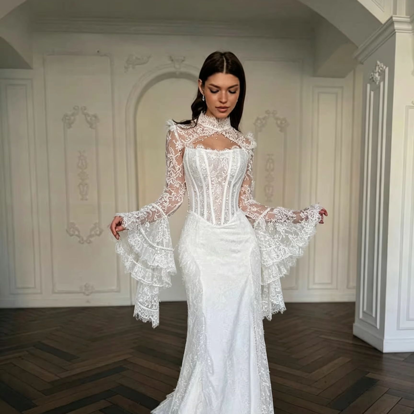 Élégant boléro de mariée à col montant, en dentelle vintage, à volants superposés, manches longues cloche, en maille transparente, style corset, pour cérémonie de mariage et banquet