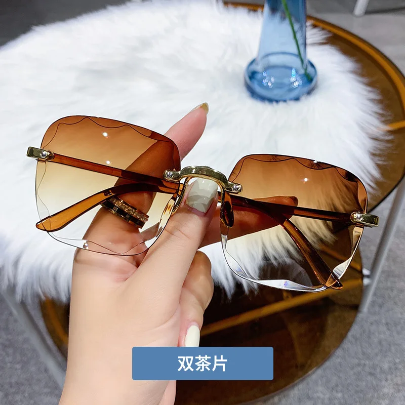Lunettes de soleil carrées sans monture pour femmes et hommes, nuances de soleil dégradées d'été pour les vacances, les voyages à la plage, étui à lunettes non inclus