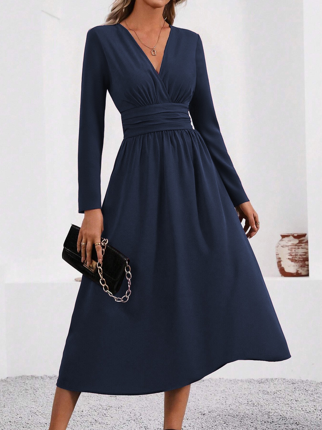 Robe élégante en tricot de couleur unie pour femmes, automne-hiver 2021, col en v, manches longues avec taille froncée, moulante, longue robe Maxi