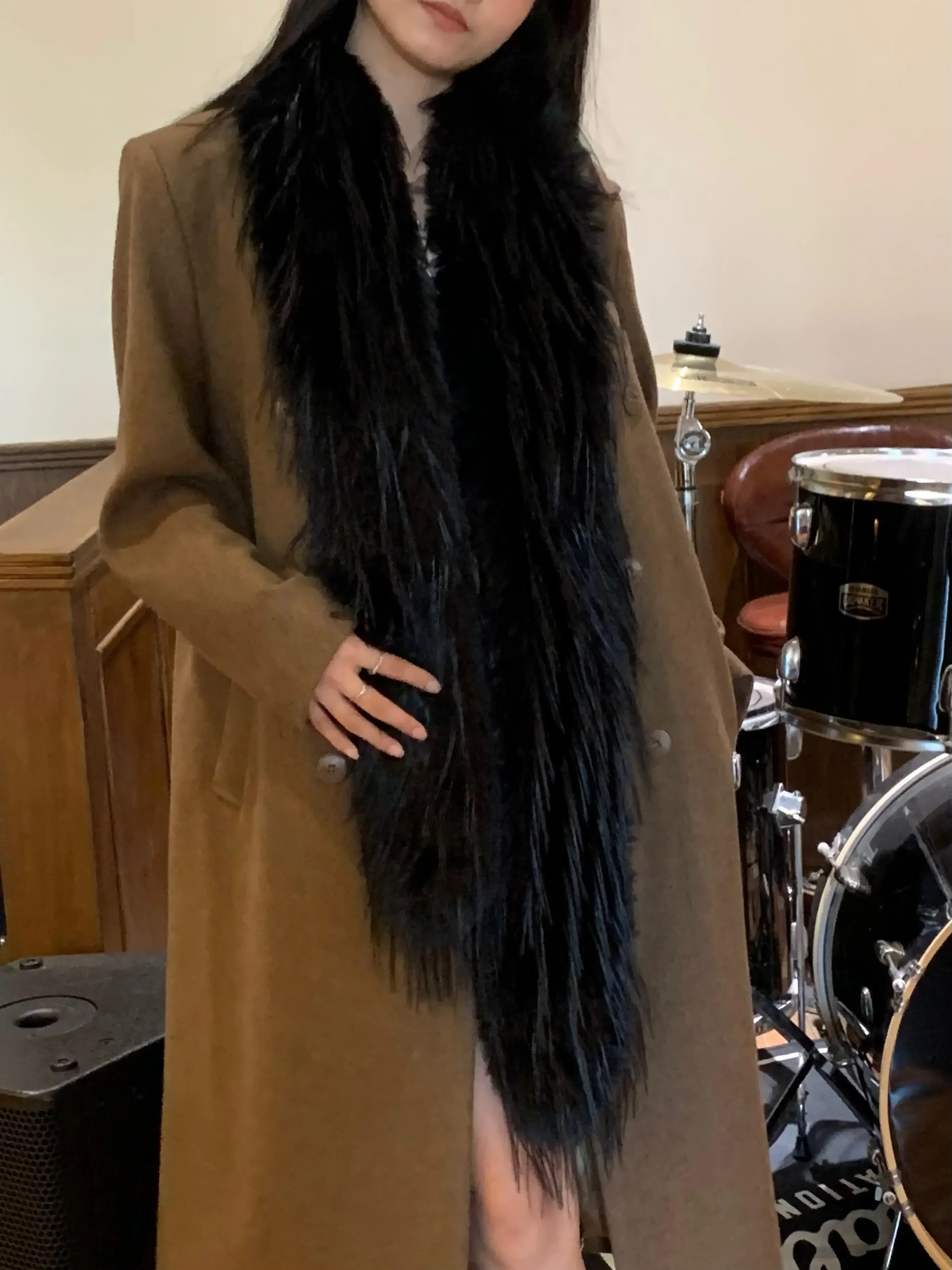 Écharpe moelleuse coréenne d'hiver pour femmes, Niche avec pompon, col polyvalent, personnalité chaude, longue et confortable, châle doux classique de luxe