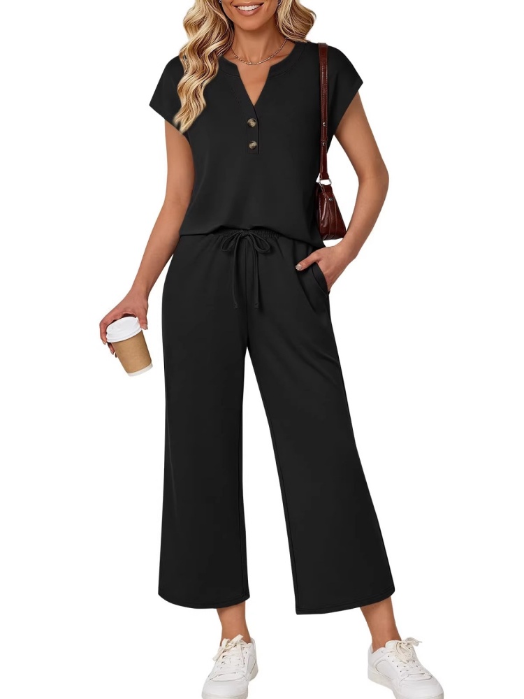 Ensemble 2 pièces décontracté pour femme : T-shirt à col en V et manches courtes boutonnées, pantalon capri ample à cordon de serrage – Tenue de détente