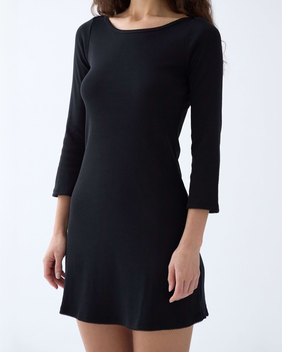 Robe COU The Rina noire et grise à manches trois-quarts, robe élégante, simple et décontractée