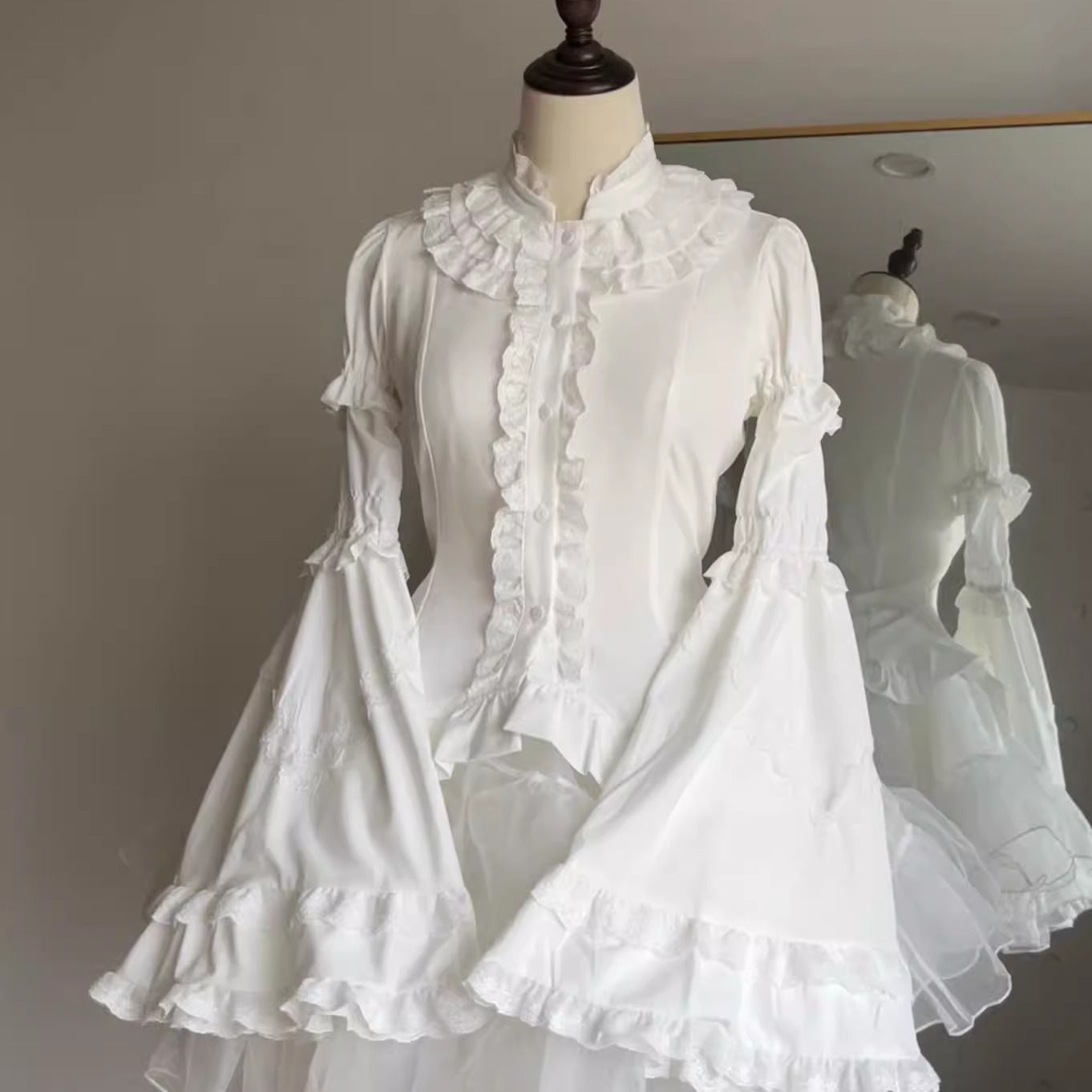 Chemisier japonais femmes vêtements Style Lolita coupe ajustée chemises blanches Camisas De Mujer dentelle volants été doux Blouses hauts