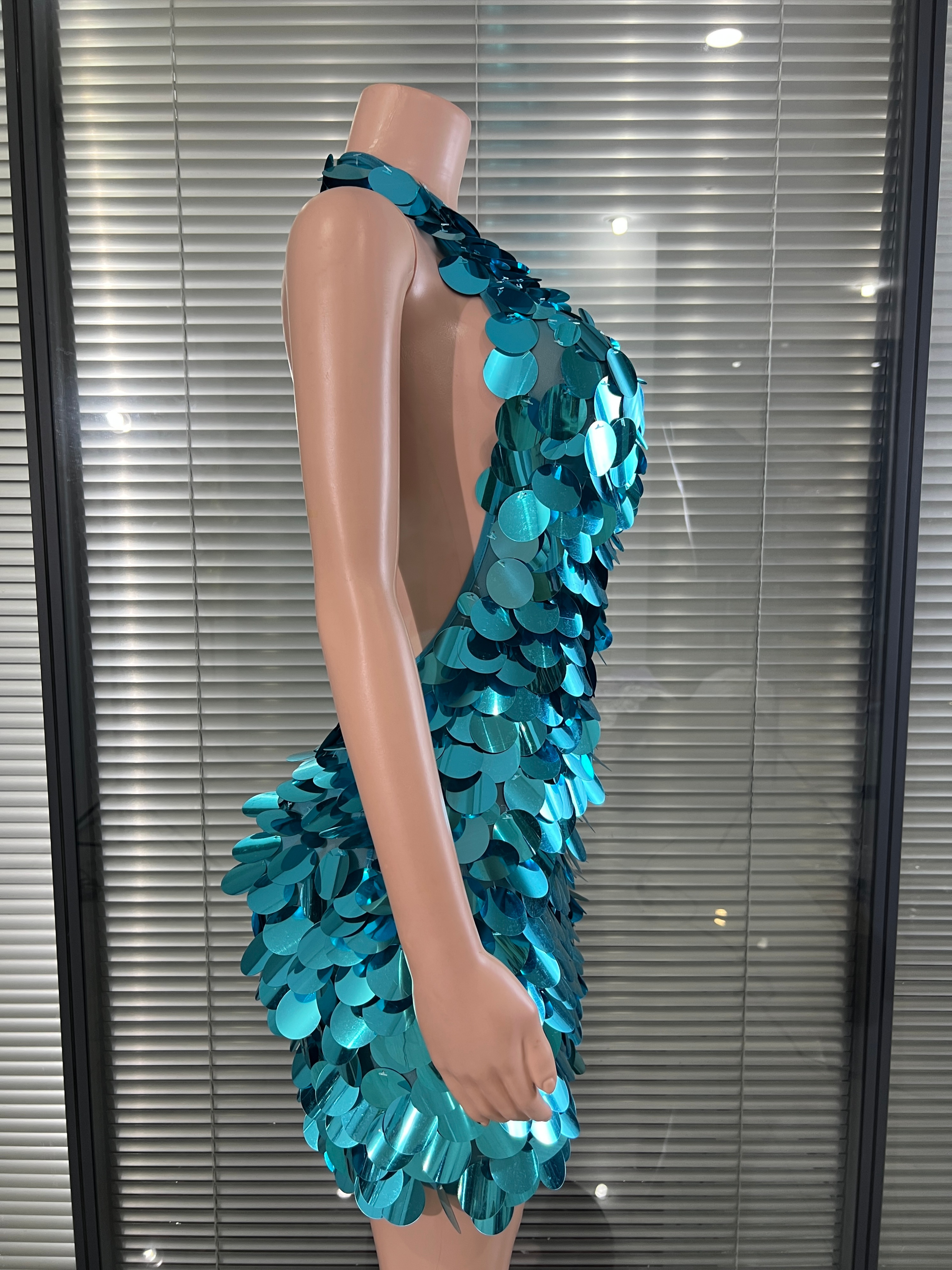 Robe luxueuse à paillettes turquoise pour femme, sans manches, moulante, jupe courte, robe de soirée, tenue de soirée pour invitées de festival