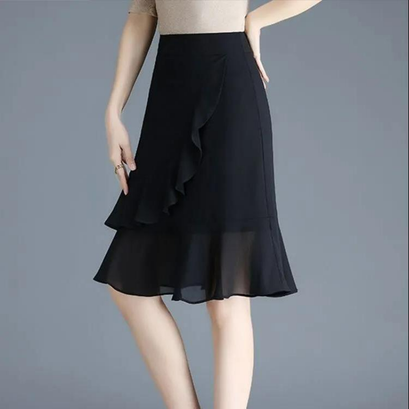 Demi-jupe en mousseline de soie noire pour femmes, mode coréenne, nouvelle collection d'été, bureau, taille haute, volants, jupe Slim en queue de poisson assortie avec tout