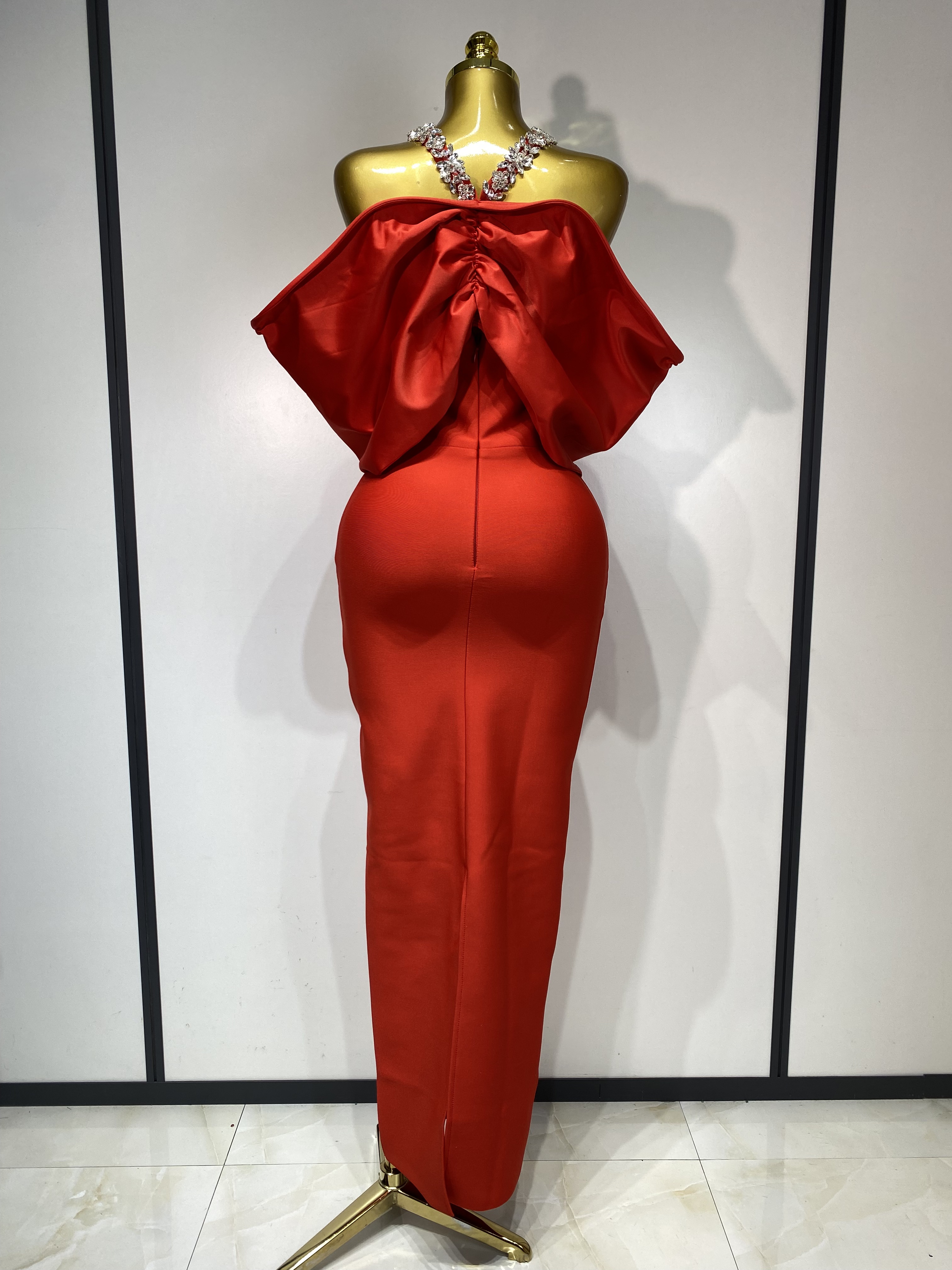 Femmes Sexy élégant licou hors de l'épaule cristal moulante longue robe de pansement discothèque soirée de luxe robe d'anniversaire