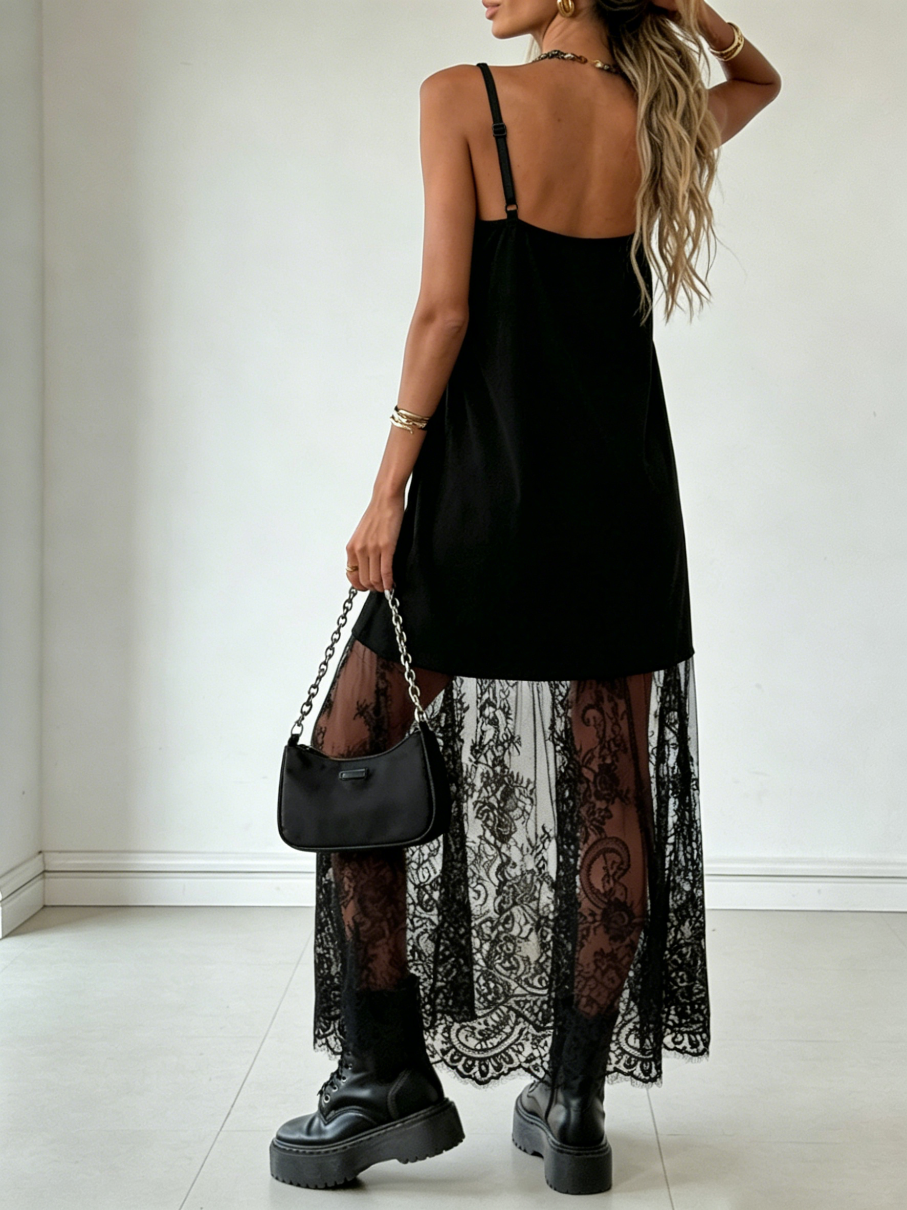 Robe longue élégante pour femmes, robe sans manches à bretelles spaghetti et empiècements en dentelle. Idéal pour les fêtes et les occasions formelles