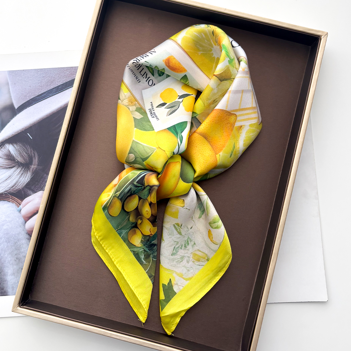 Écharpe carrée florale de luxe en satin doux imitation soie pour femmes, bandanas élégants, hijab, foulard imprimé, châles et étoles