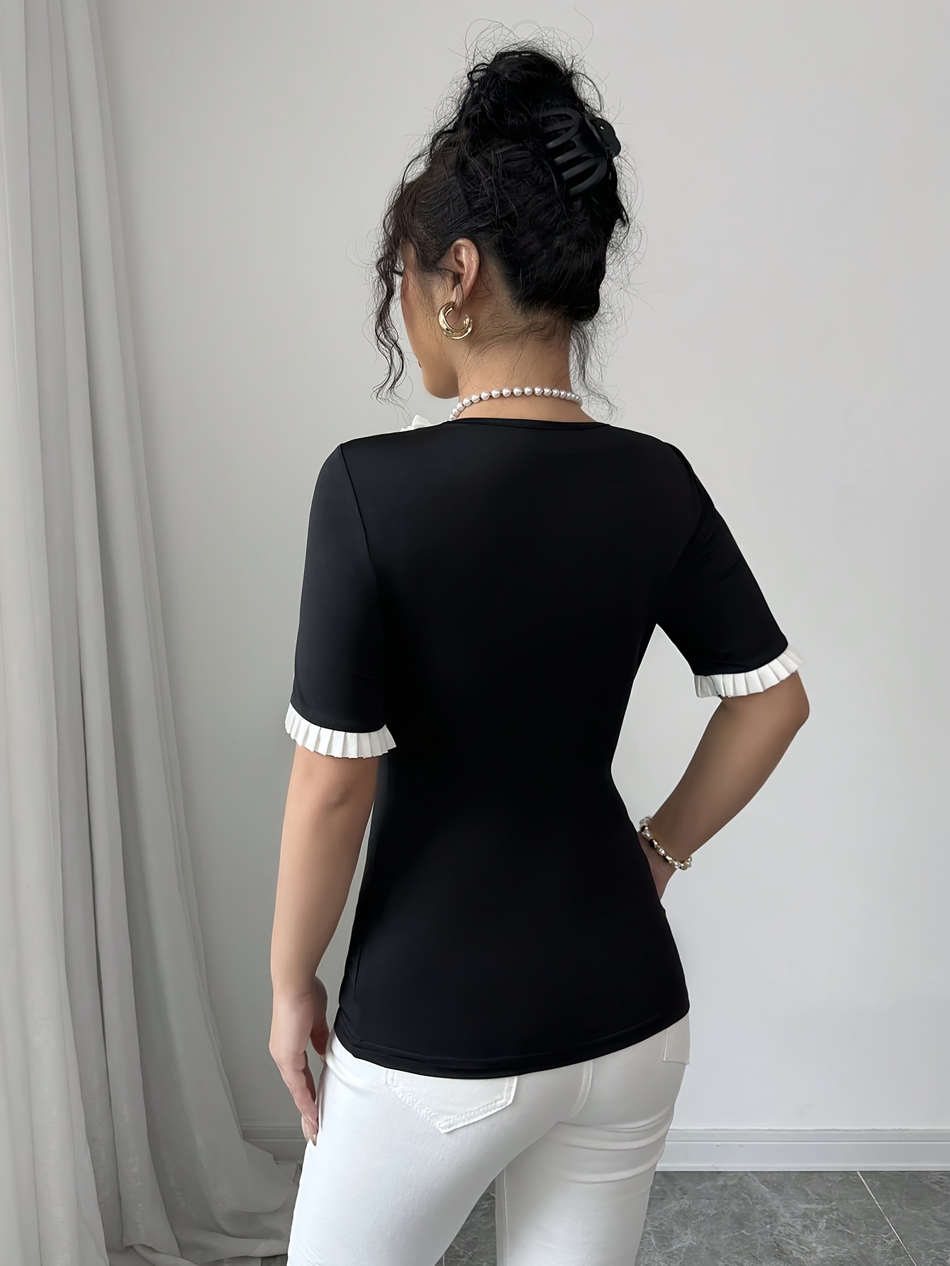 T-shirt d'été pour femmes, coupe sur les épaules, encolure carrée, ourlet en dentelle sur les manches et ourlet, tissu tricoté, design bloc de couleur, fitt