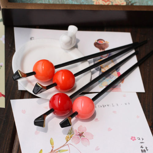 Épingle à cheveux japonaise Geisha Oiran rouge rose, 4 couleurs, épingle à cheveux, boule kimono Kanzashi, accessoire pour cheveux