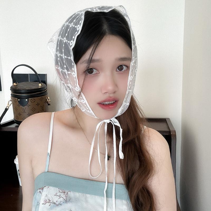 Foulard de tête en dentelle tendance pour femme, rétro, blanc, à motif floral, triangulaire, idéal pour les voyages et les photos, accessoire capillaire