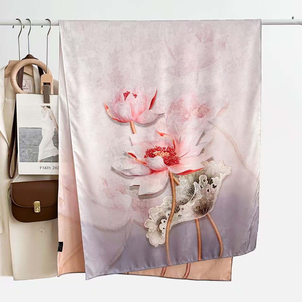 Nouveau design original – Châle pour femme en soie Xiangyun, imprimé double face, longue écharpe rétro style national, pour le printemps et l'automne, à porter sur les épaules